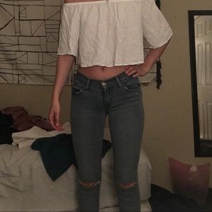 Levi’s Skinny Jeans with knee rip